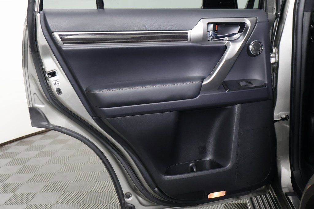 Used 2023 Lexus GX 460 Luxury w/ Off Road Package image 14