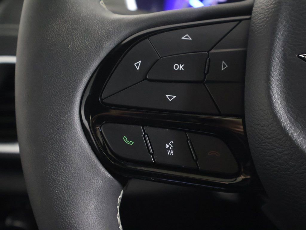 Used 2023 Chrysler Pacifica Limited w/ Uconnect Theater Family Group image 46