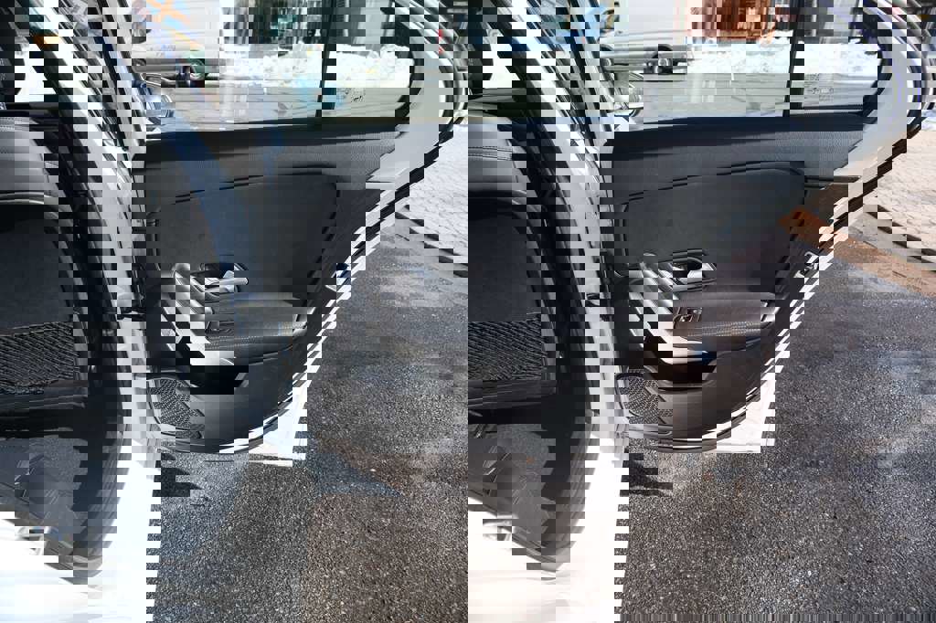 Used 2019 Mercedes-Benz A 220 4MATIC w/ Driver Assistance Package image 26