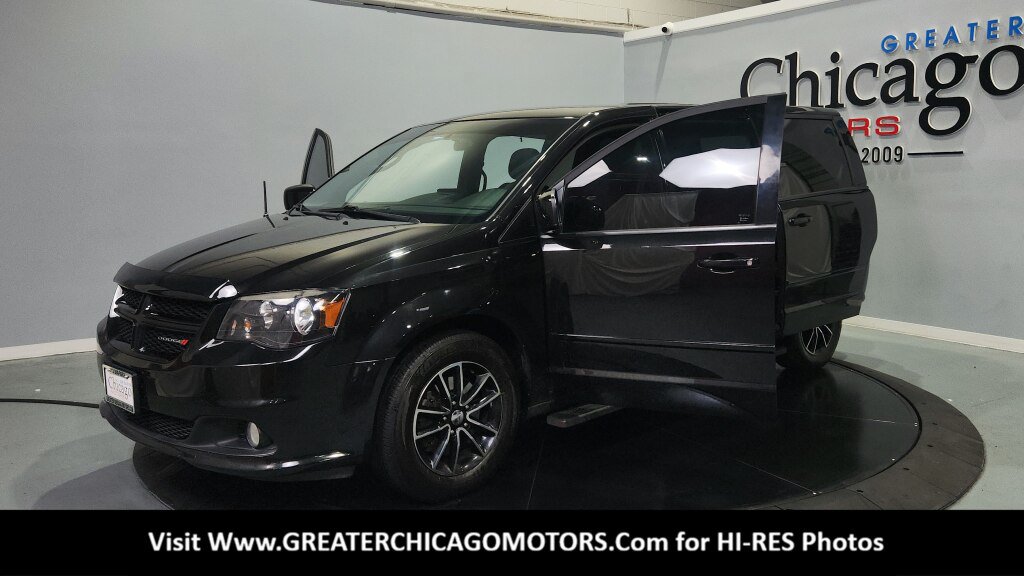 Used 2015 Dodge Grand Caravan SXT w/ Blacktop Package FWD image 18