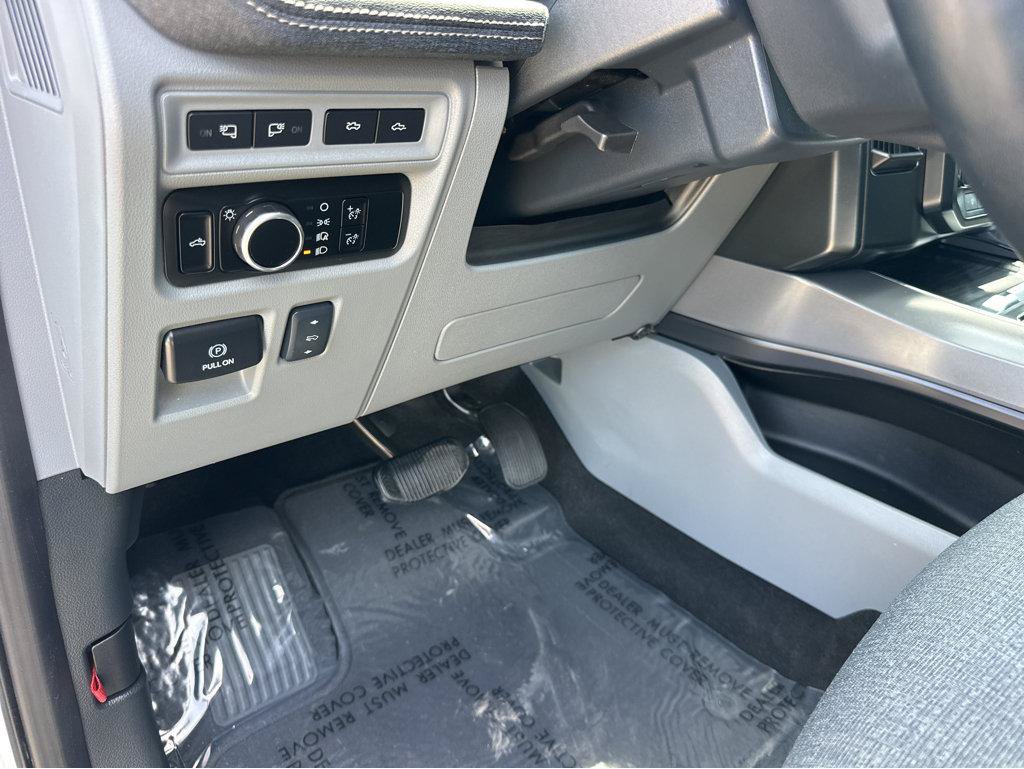 Used 2024 Ford F150 Lightning Flash AWD/4WD image 31