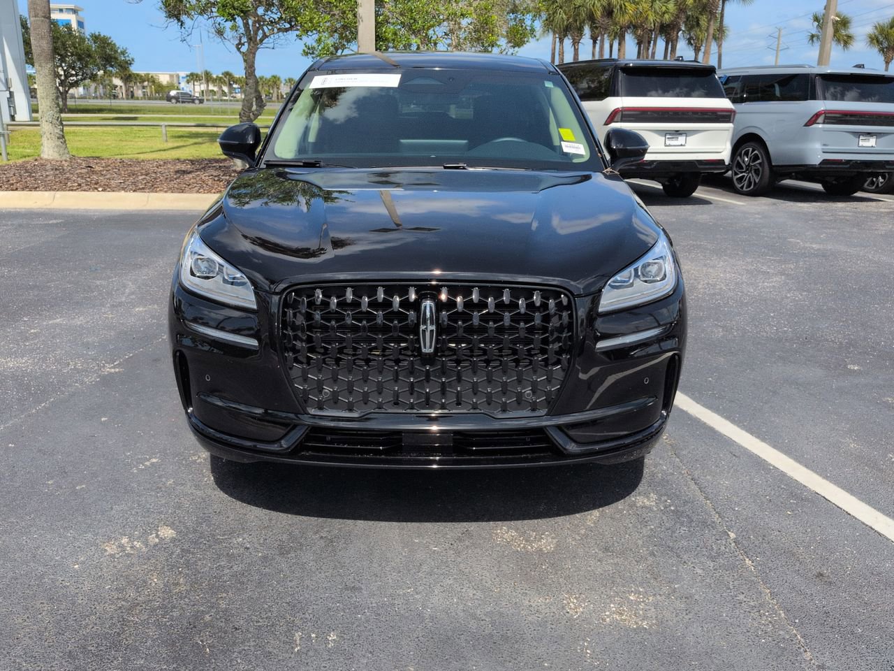 Certified 2025 Lincoln Corsair Reserve w/ Jet Appearance Package FWD image 9