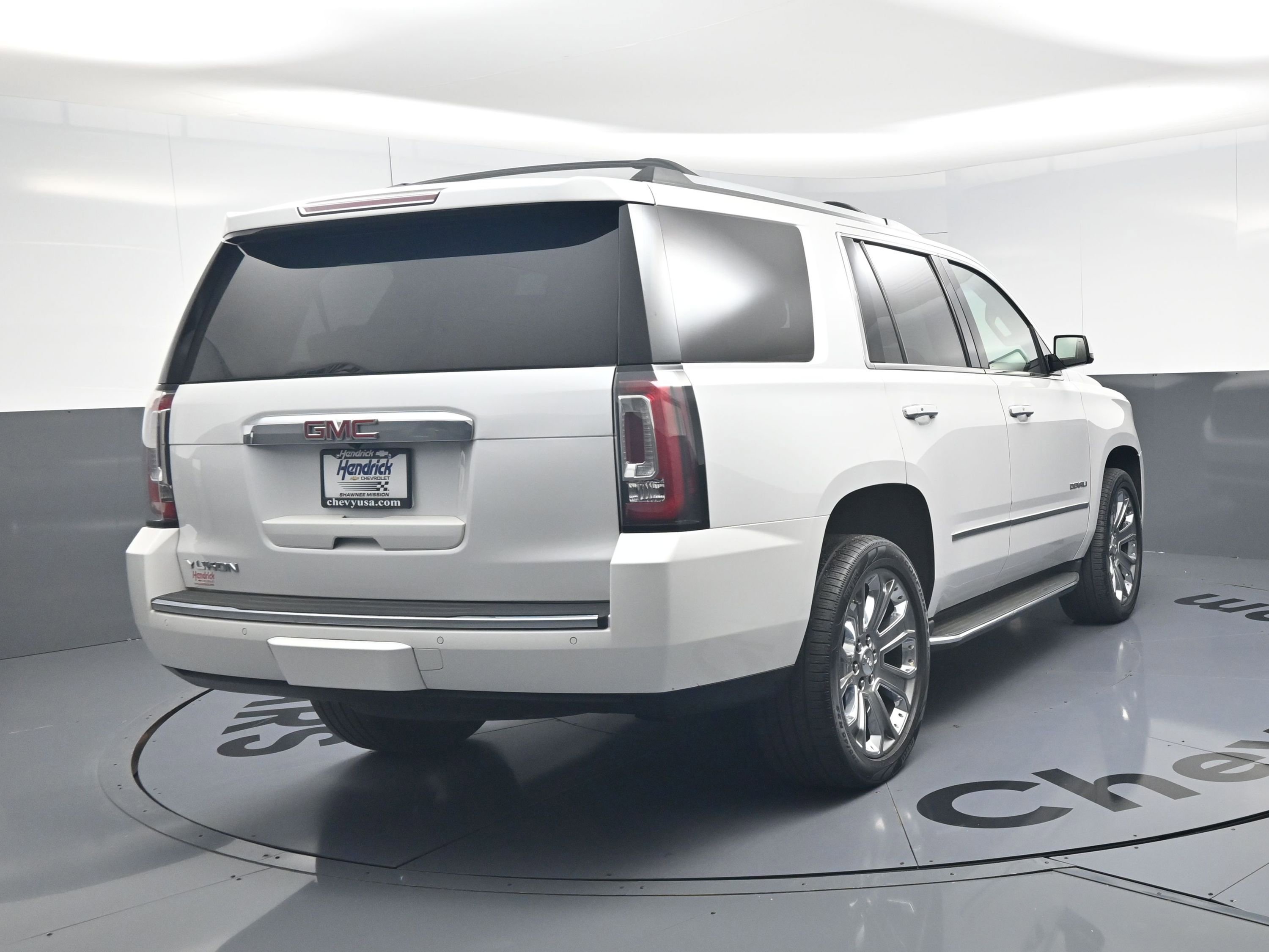 Used 2016 GMC Yukon Denali w/ Open Road Package AWD/4WD image 9