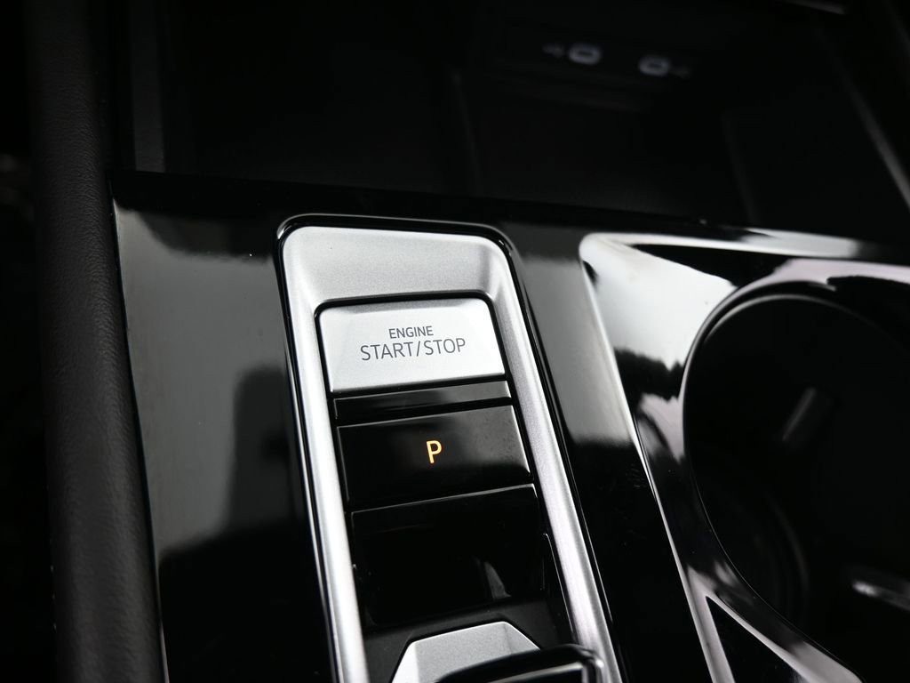 Used 2024 Volkswagen Atlas Cross Sport SE image 27