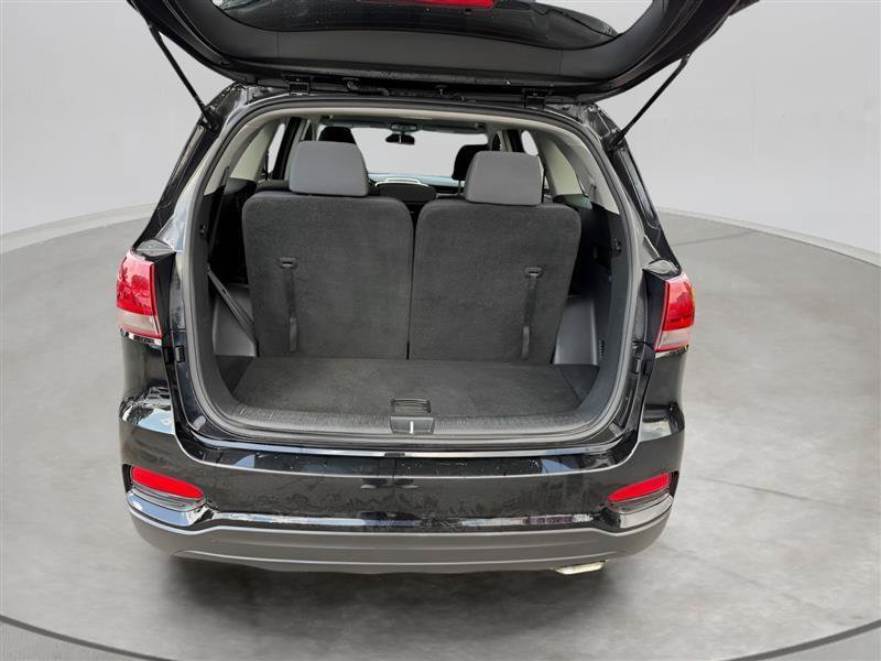 Used 2020 Kia Sorento FWD V6 image 28