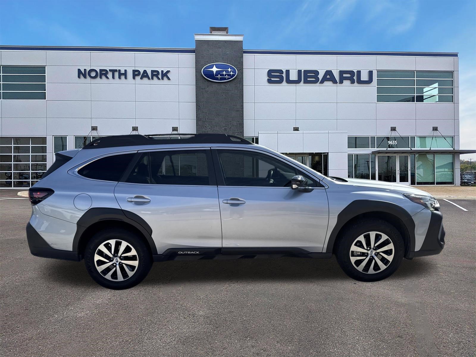 Certified 2024 Subaru Outback Premium AWD/4WD image 2