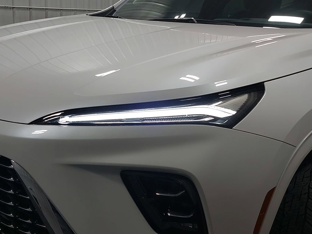 Used 2025 Buick Enclave Avenir w/ Super Cruise Package image 36