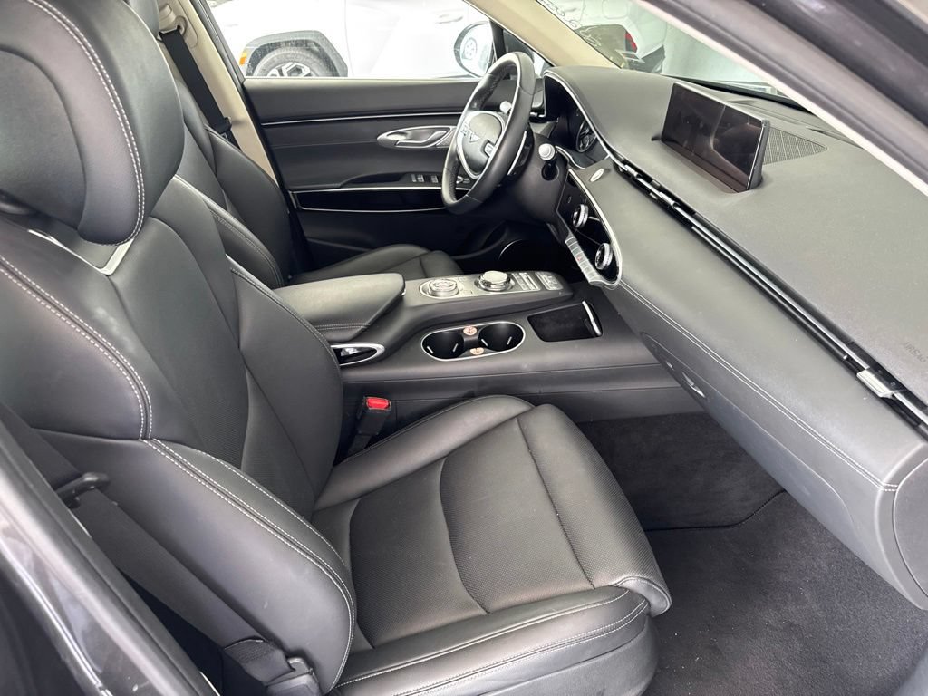 Used 2025 Genesis GV70 2.5T AWD/4WD image 12