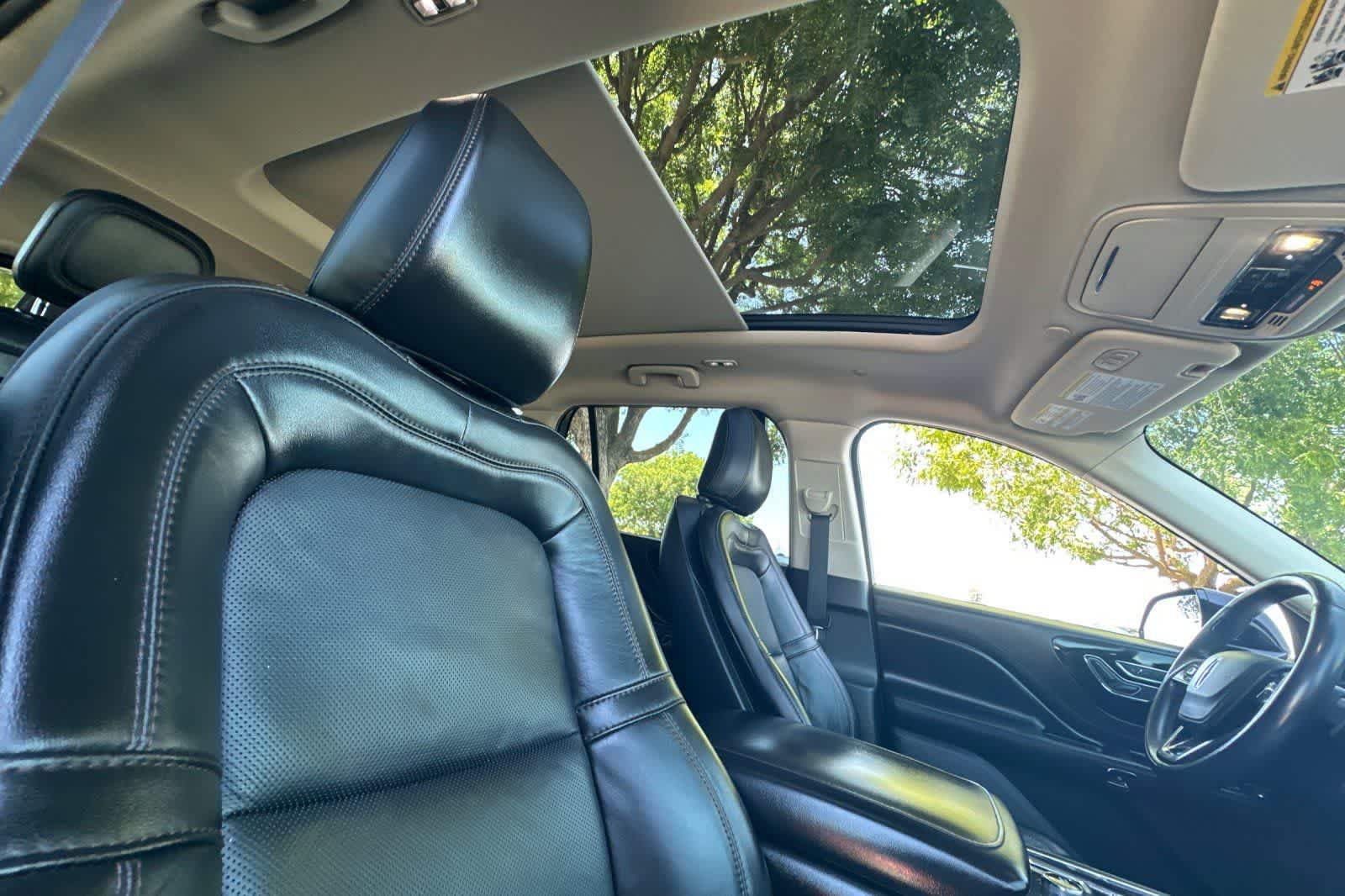 Used 2022 Lincoln Aviator Grand Touring w/ Class IV Trailer Tow Package AWD/4WD image 20
