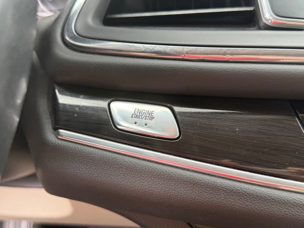 Used 2020 Buick Enclave Essence FWD image 21
