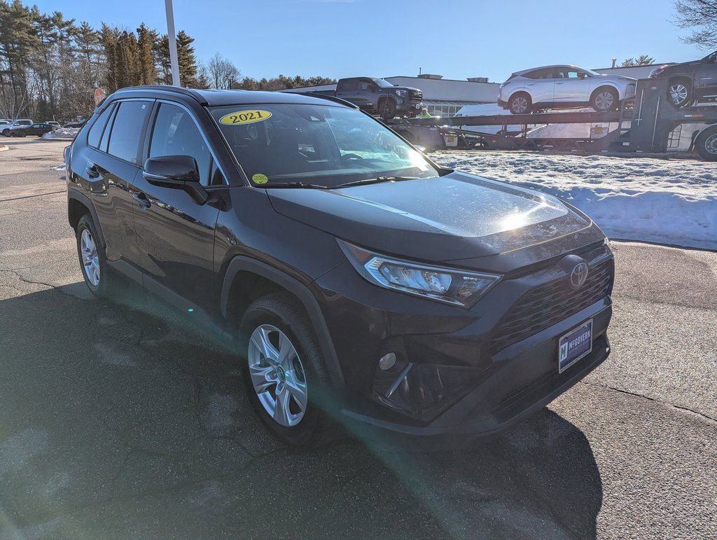 Used 2021 Toyota RAV4 XLE image 8
