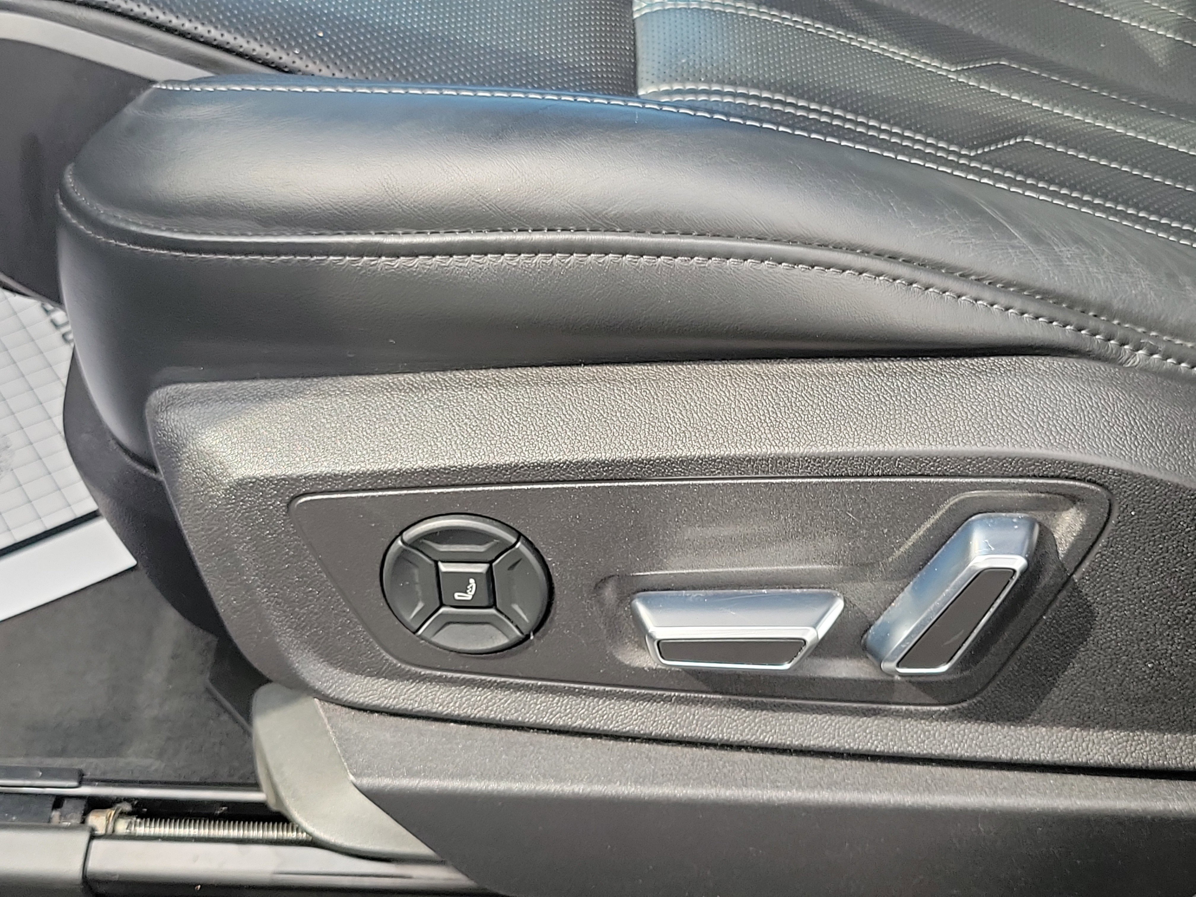 Used 2019 Audi e-tron Prestige w/ Prestige Package AWD/4WD image 22