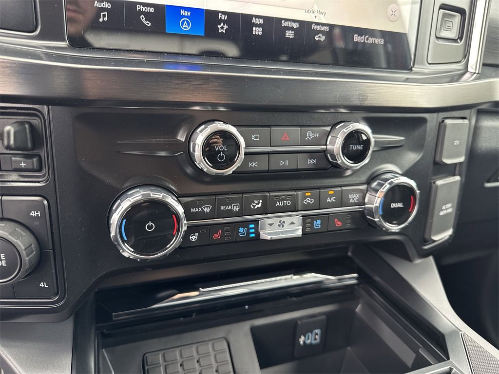 New 2026 Ford F350 4x4 Crew Cab DRW Super Duty image 19