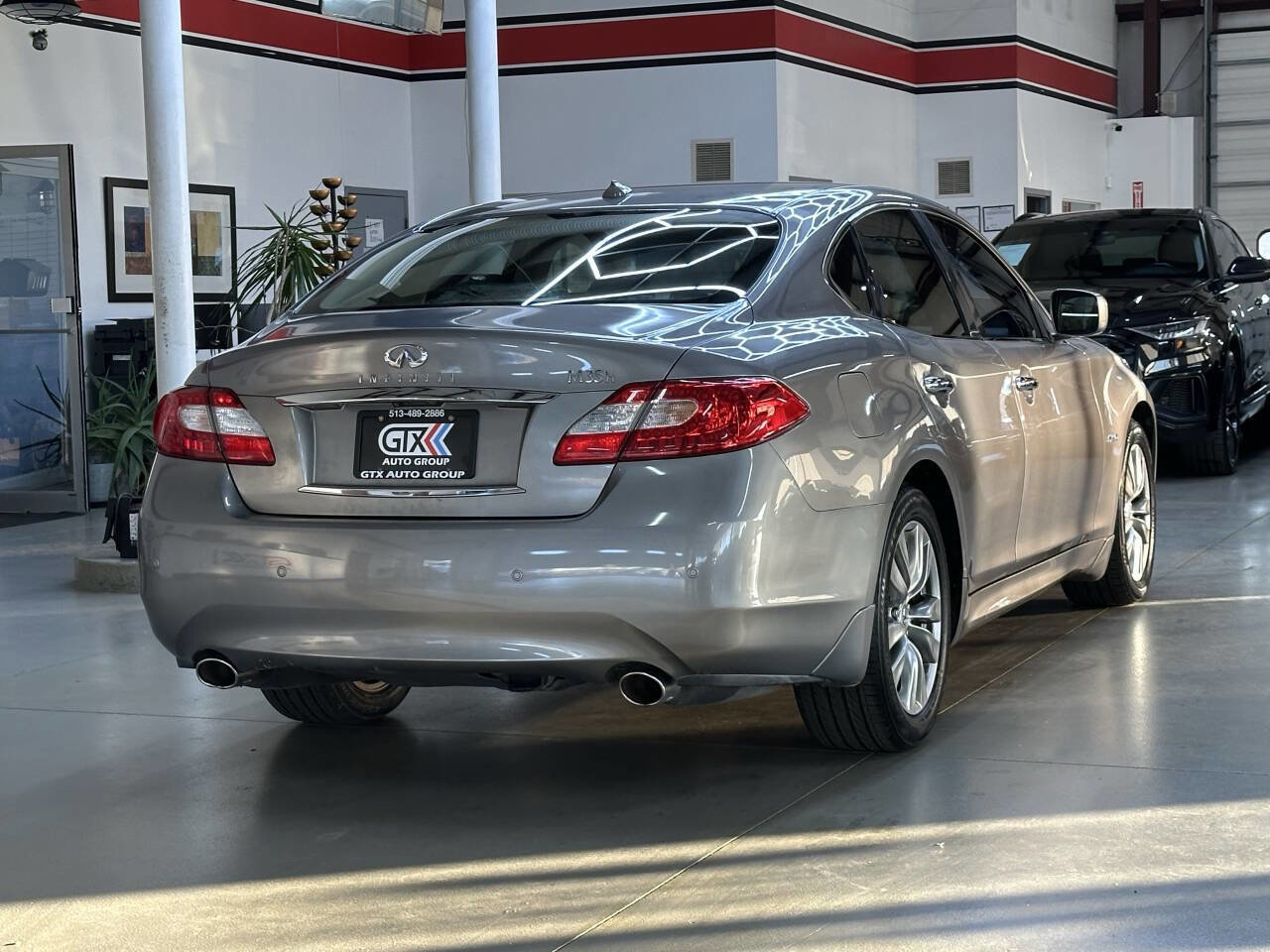 Used 2013 INFINITI M35 Base 4dr Sedan w/ Premium Pkg image 2