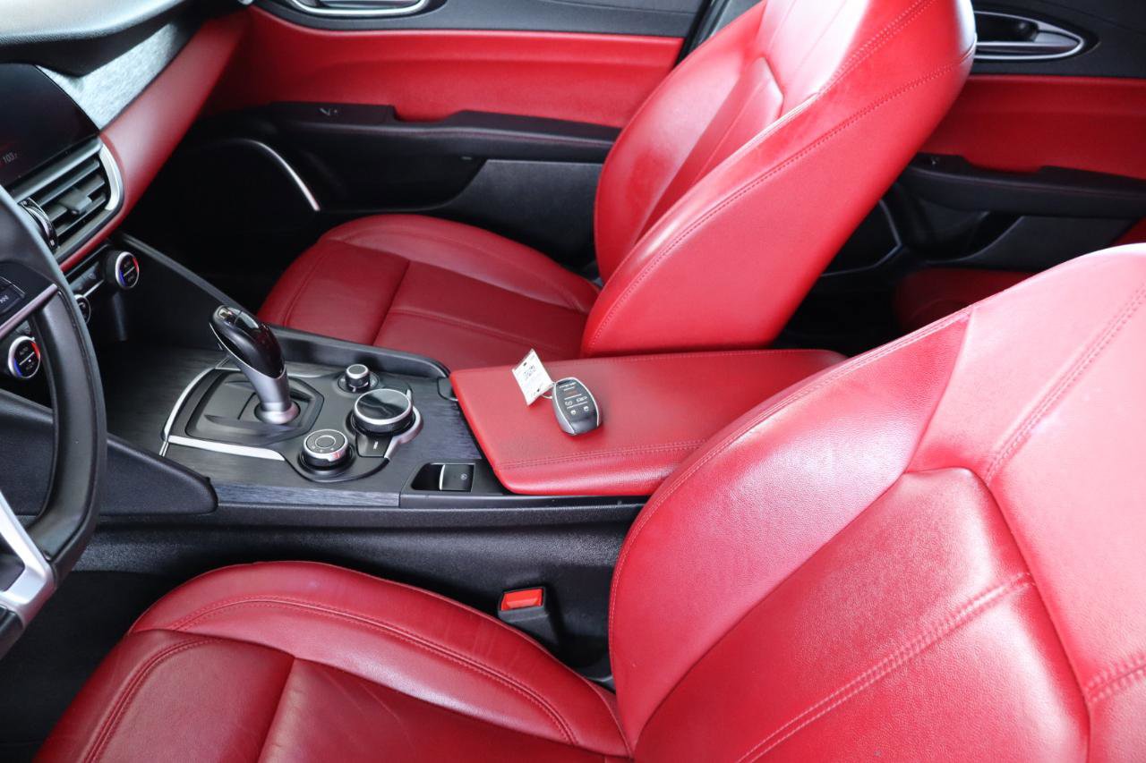 Used 2019 Alfa Romeo Giulia RWD image 17
