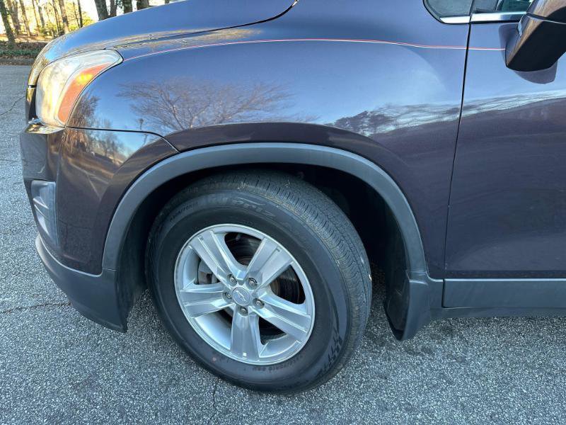 Used 2016 Chevrolet Trax LT w/ LT Convenience Package image 3