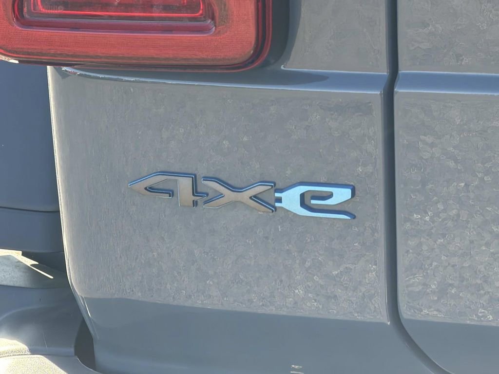 Used 2025 Jeep Wrangler Willys 4xe image 25