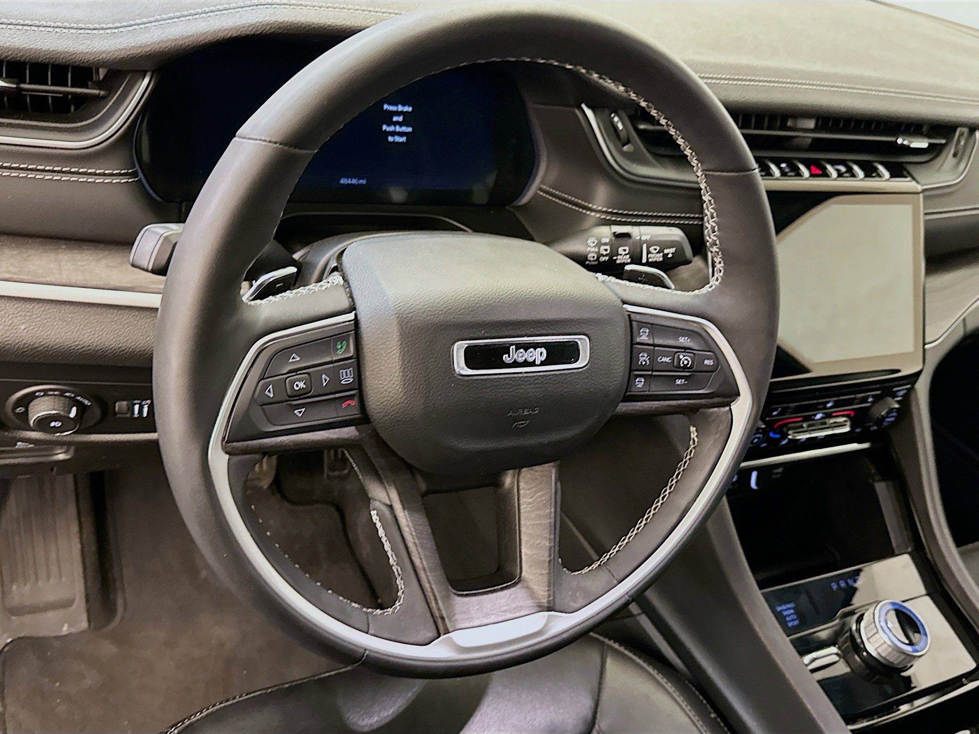 Used 2023 Jeep Grand Cherokee L Limited image 18