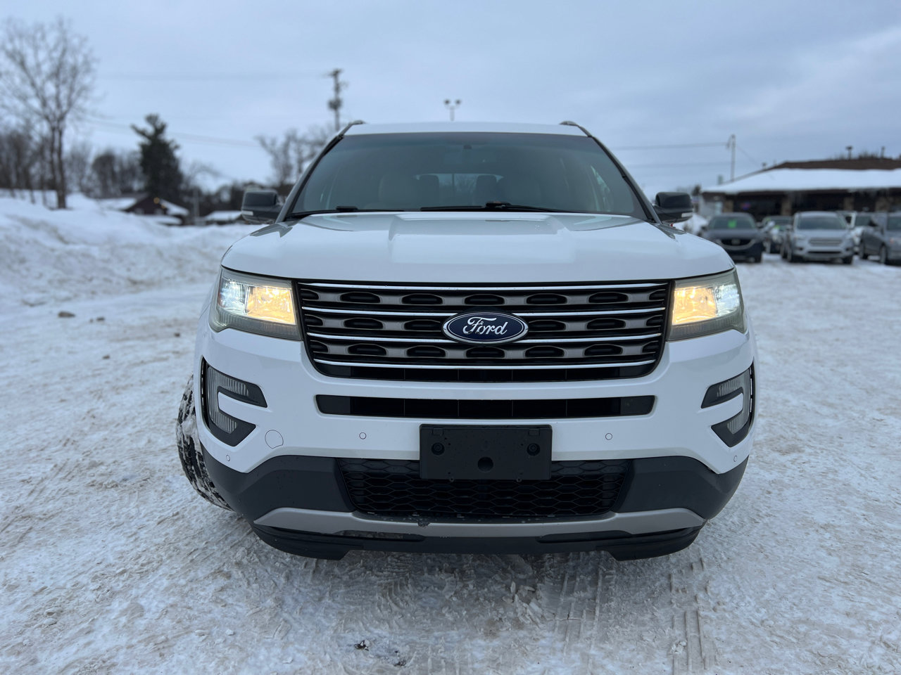 Used 2016 Ford Explorer XLT w/ Equipment Group 202A image 13