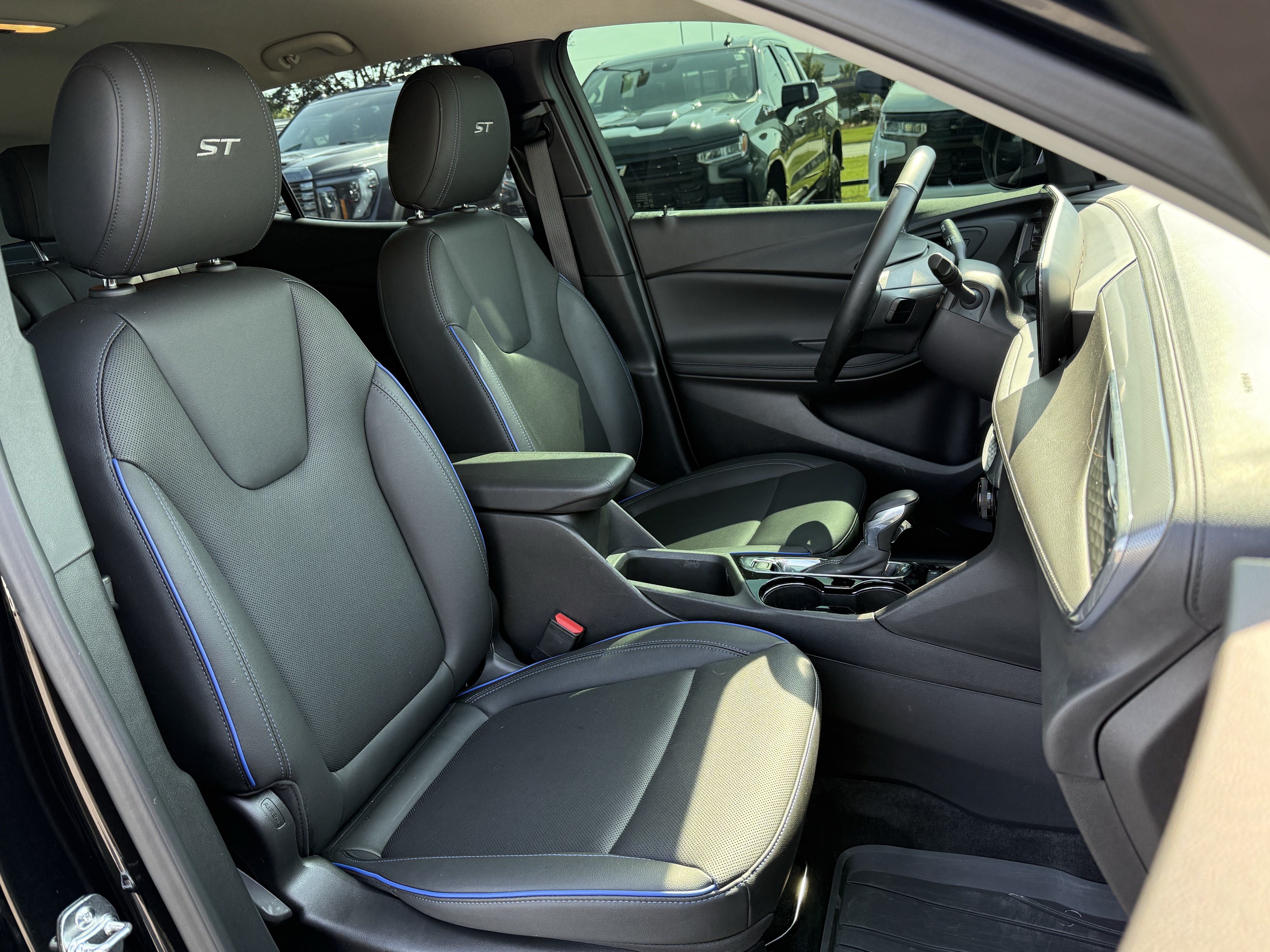Used 2026 Buick Encore GX Sport Touring w/ Comfort Package FWD image 33