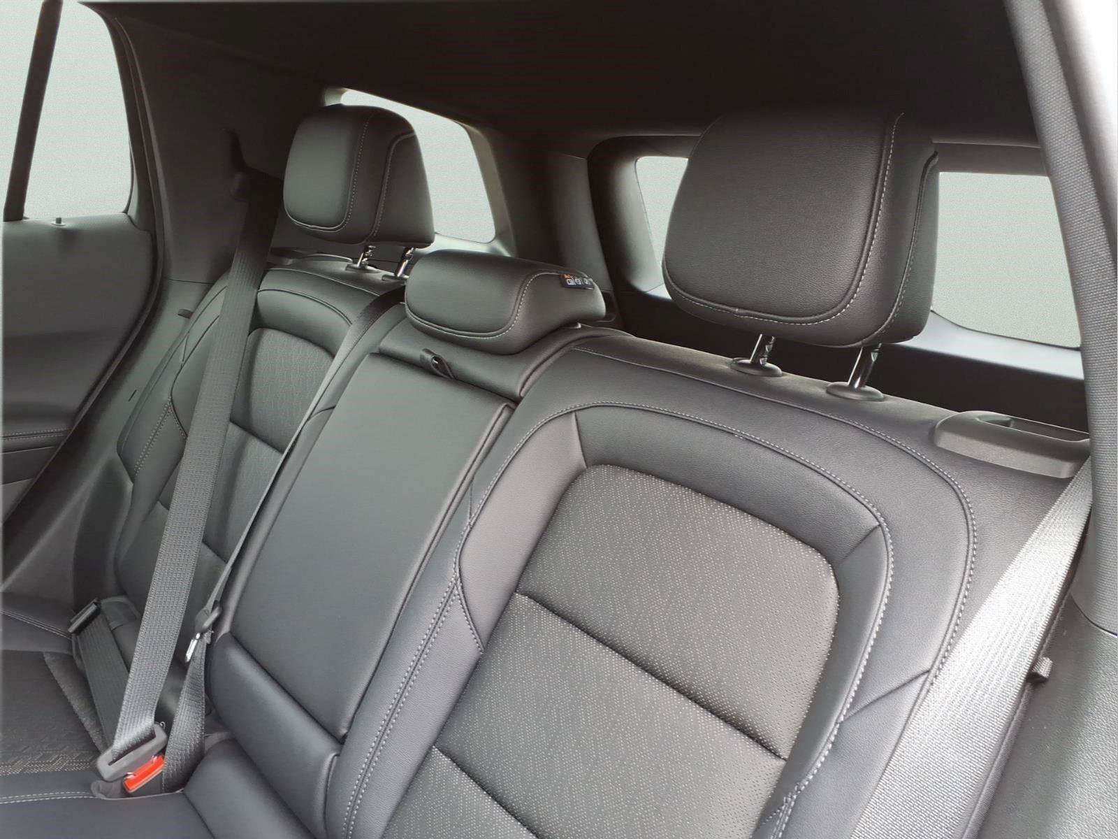 New 2026 Chevrolet Equinox LT w/ Convenience Package II FWD image 11