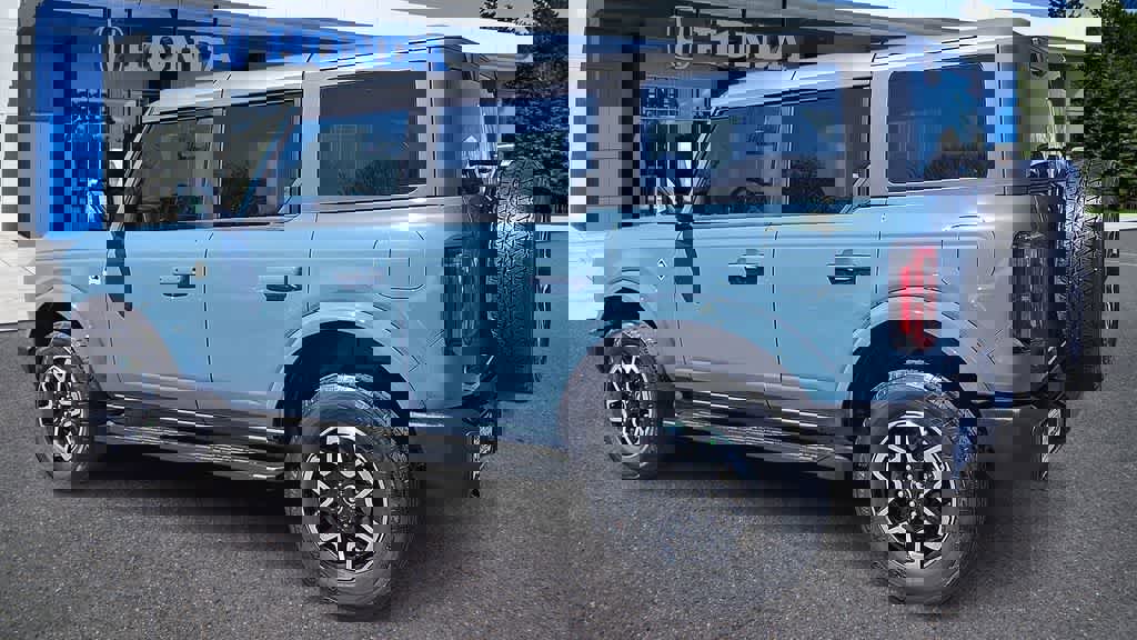 Used 2022 Ford Bronco Outer Banks image 6