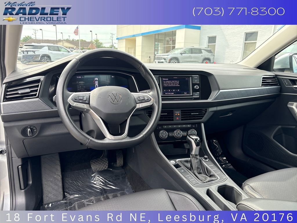 Used 2024 Volkswagen Jetta SE FWD image 14