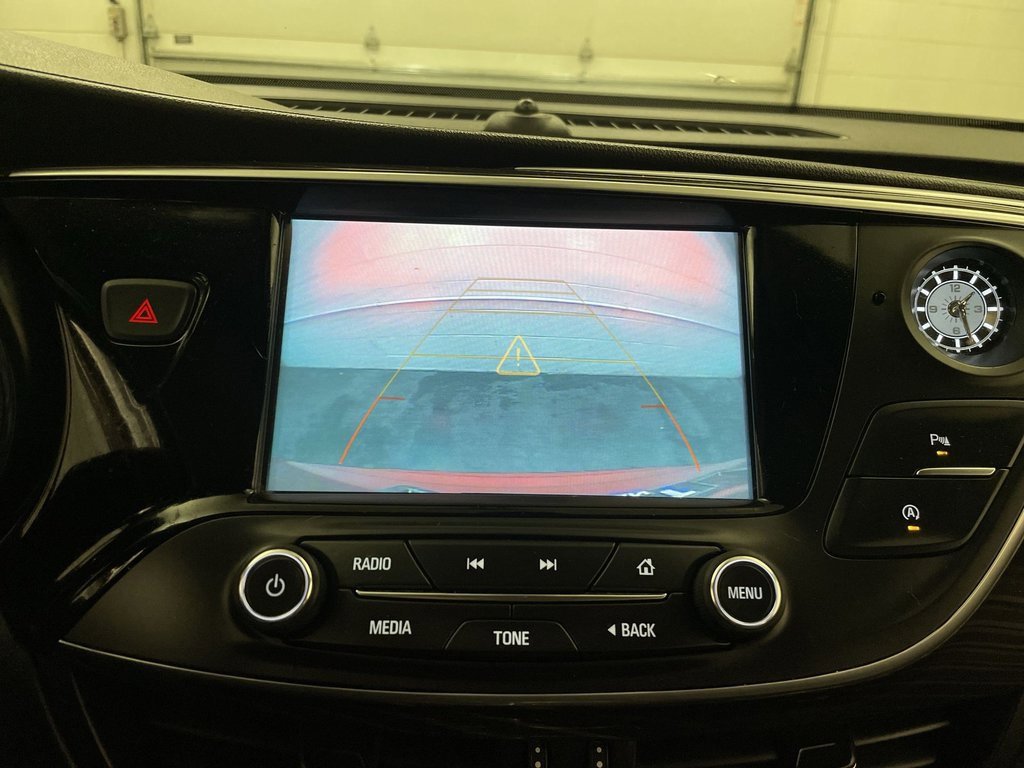 Used 2020 Buick Envision Essence image 9
