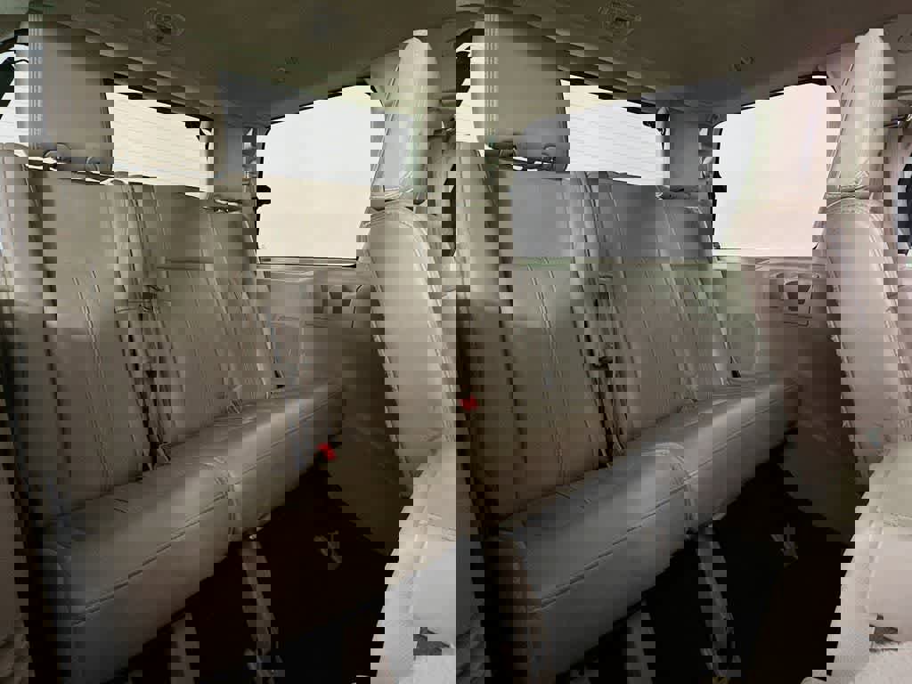 Used 2016 Lincoln Navigator Select image 32