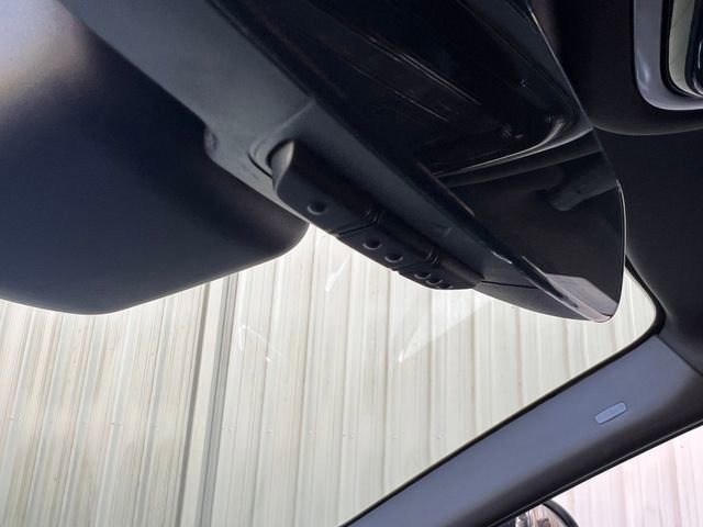 Used 2021 Land Rover Range Rover Velar R-Dynamic S image 29