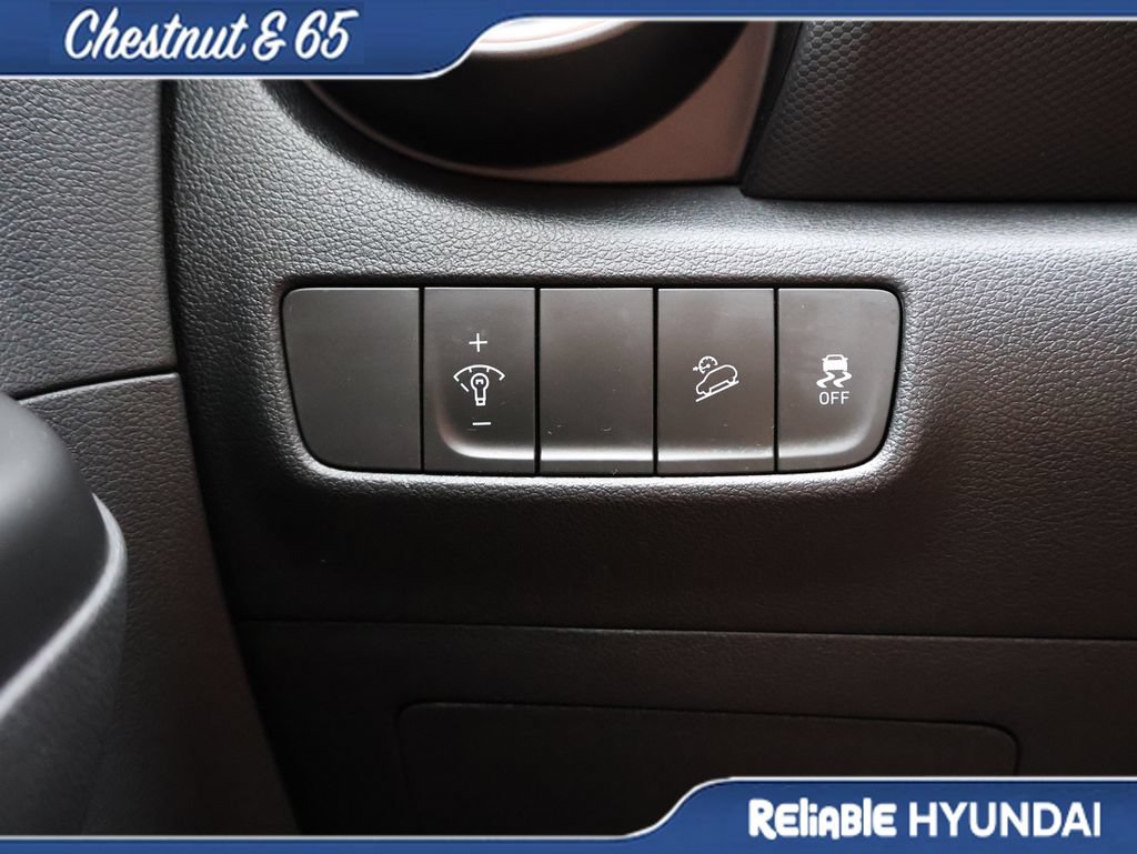 Certified 2023 Hyundai Kona SEL w/ Convenience Package FWD image 32