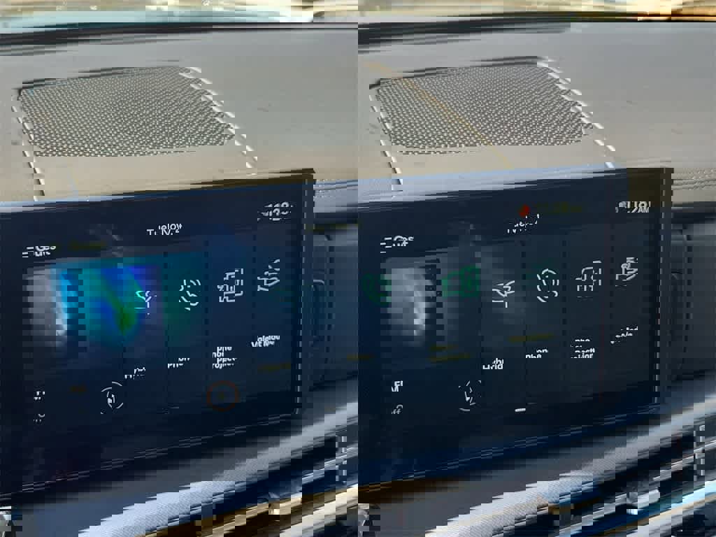 New 2026 Hyundai Santa Fe SE image 29