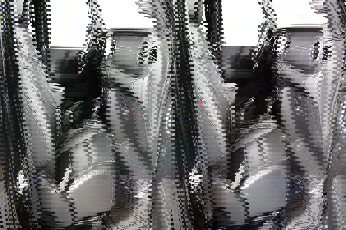 Used 2023 Jeep Wrangler Sahara AWD/4WD image 12