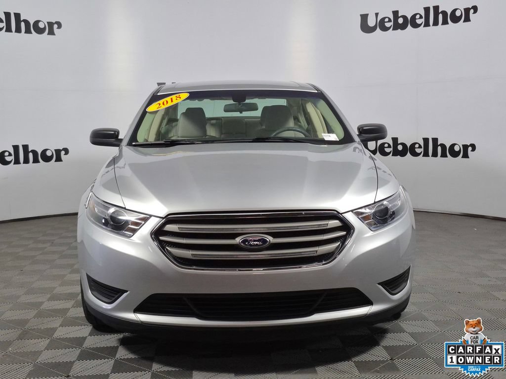 Used 2018 Ford Taurus SE FWD image 2