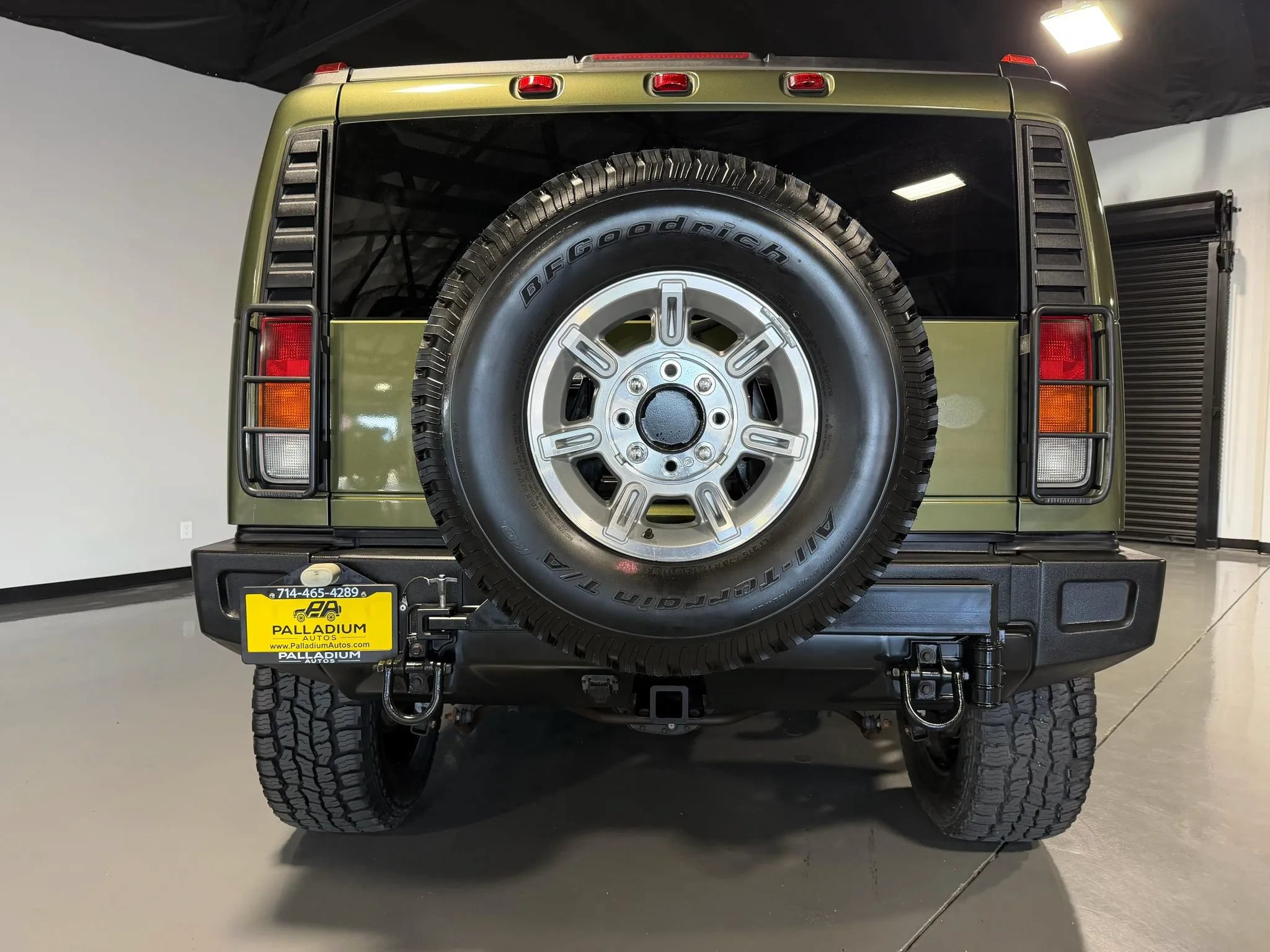 Used 2004 HUMMER H2 w/ Preferred Equipment Group AWD/4WD image 8