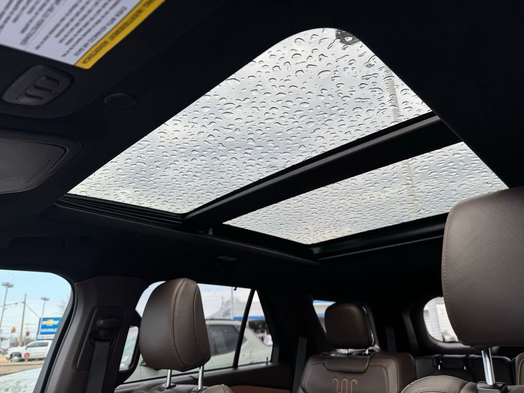 Used 2023 Ford Explorer King Ranch w/ Technology Package image 30