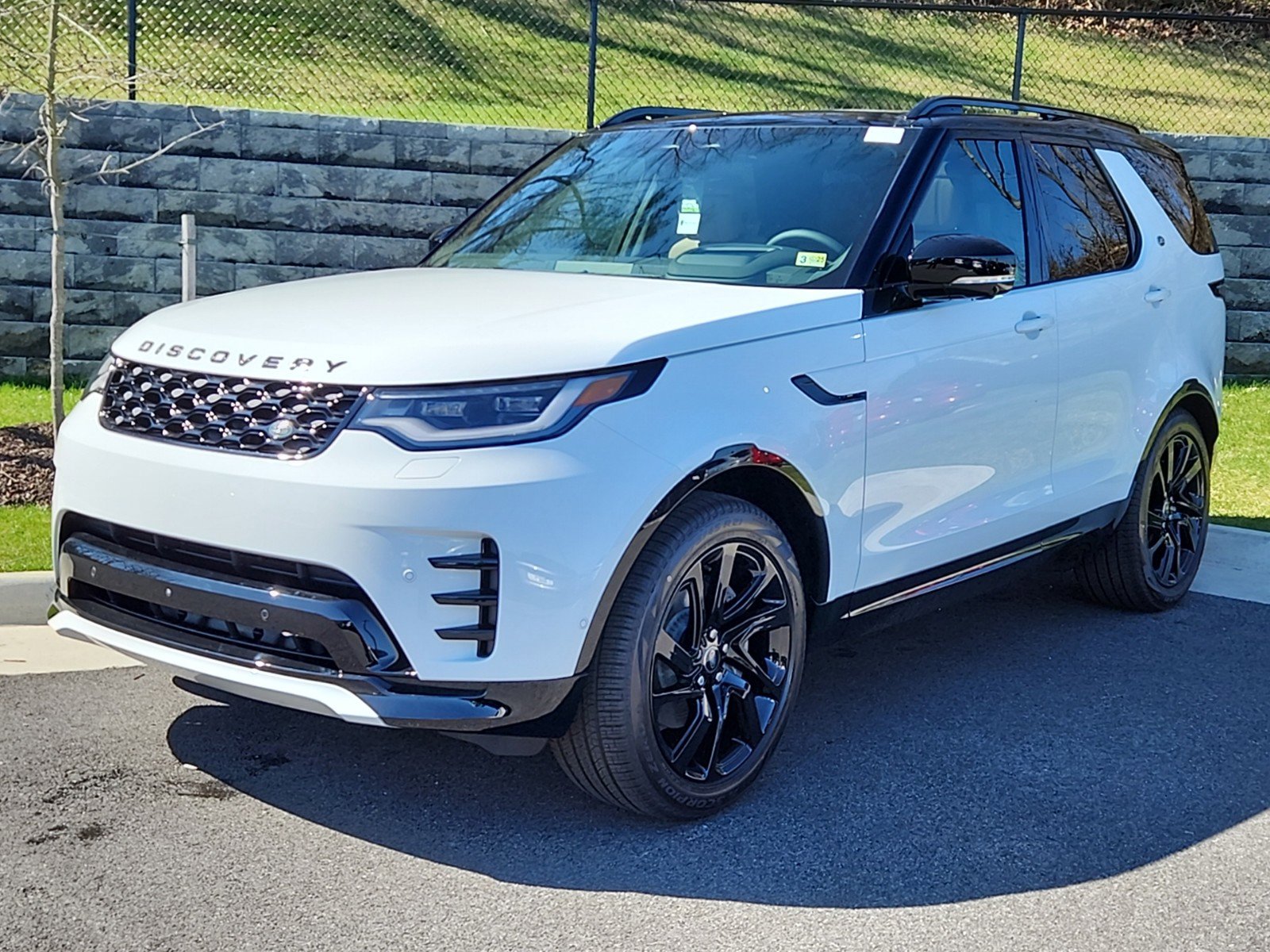 Certified 2024 Land Rover Discovery Dynamic SE