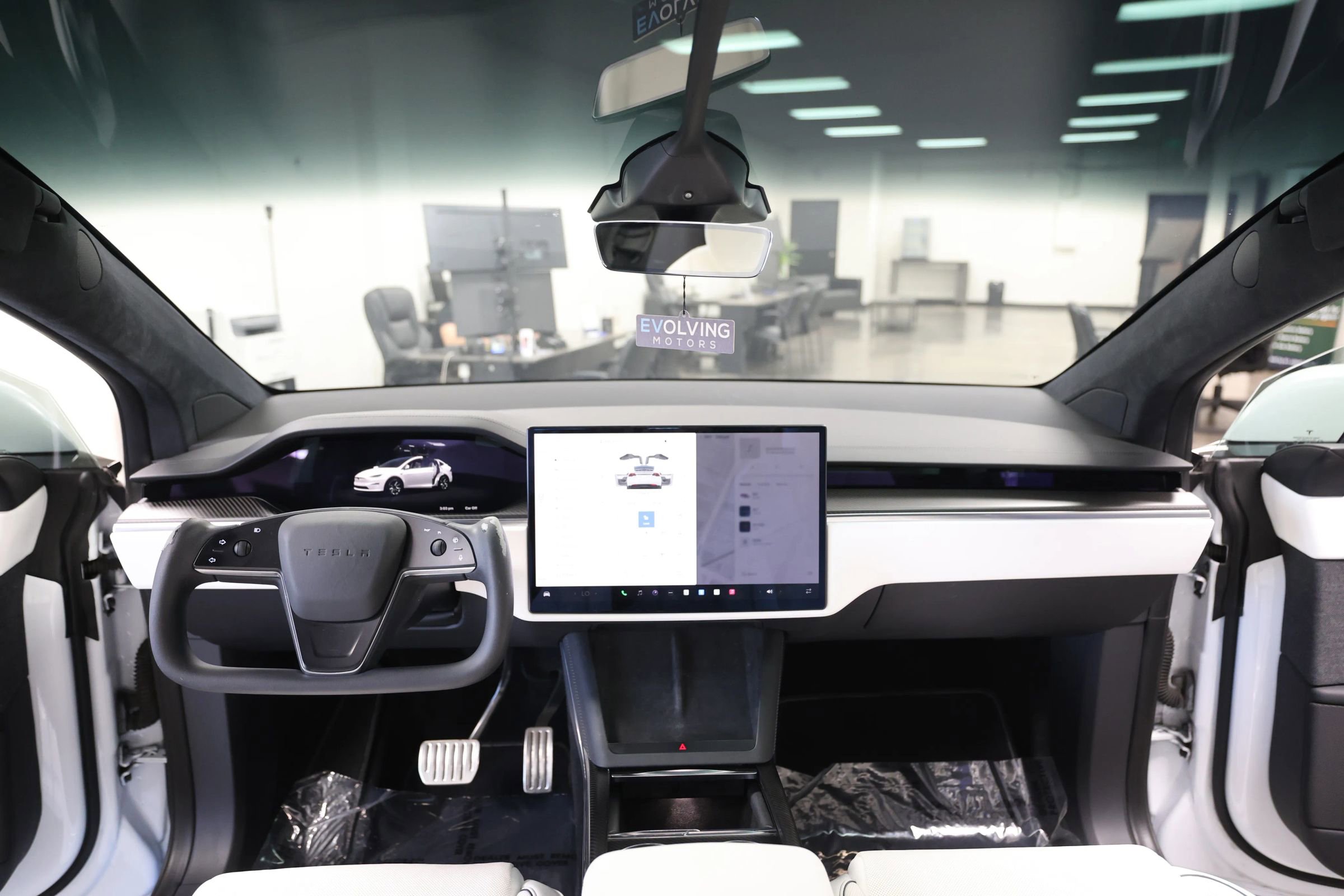 Used 2022 Tesla Model X Plaid image 24