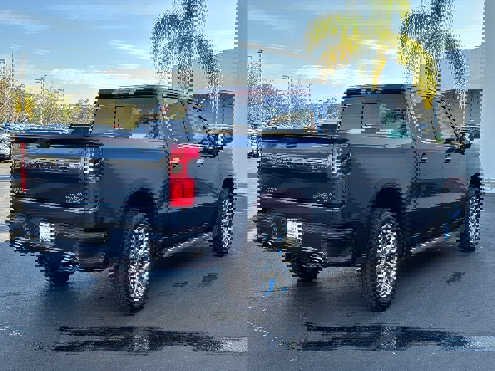 Certified 2021 Chevrolet Silverado 1500 High Country w/ Technology Package image 14