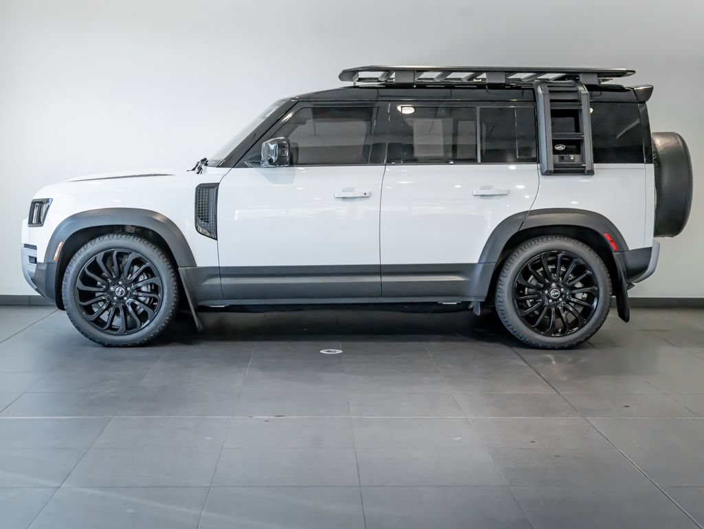 Used 2021 Land Rover Defender 110 SE AWD/4WD image 2