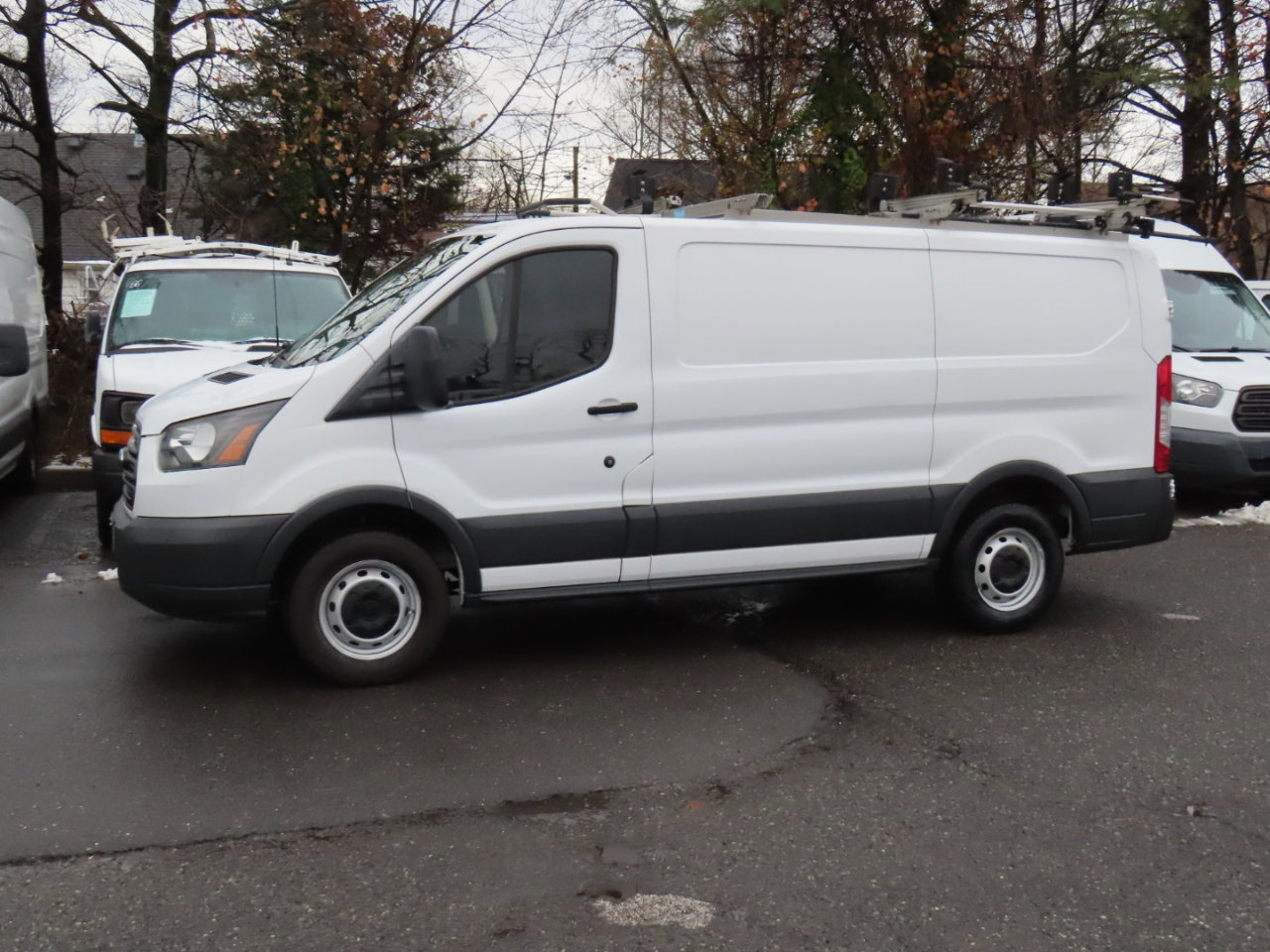 Used 2018 Ford Transit 250 130 Low Roof image 2