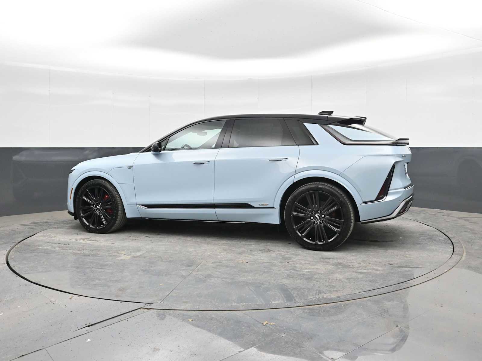 New 2026 Cadillac Lyriq V image 2