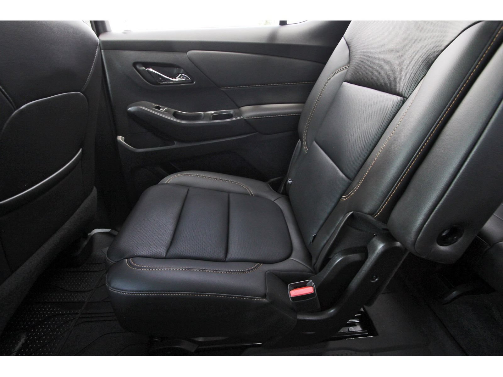 Used 2021 Chevrolet Traverse Premier w/ LPO, Floor Liner Package FWD image 14