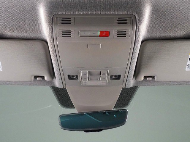 Used 2022 Volkswagen Tiguan SE FWD image 59