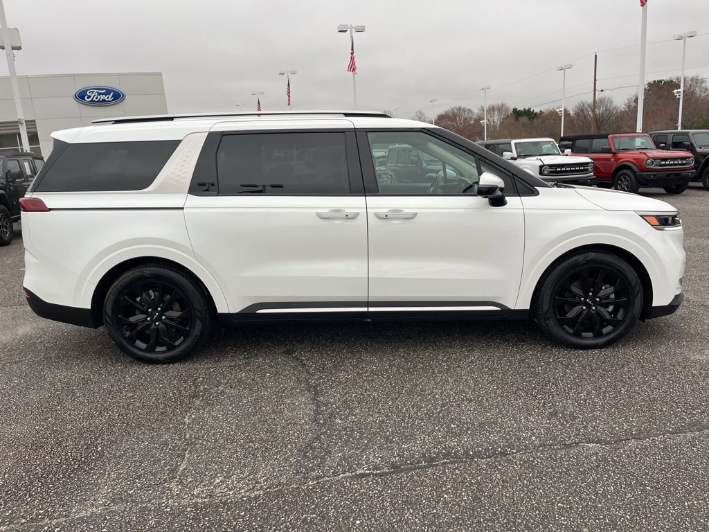 Used 2024 Kia Carnival SX image 4