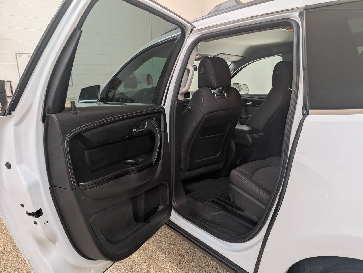 Used 2016 Chevrolet Traverse LT w/ True North Edition AWD/4WD image 11