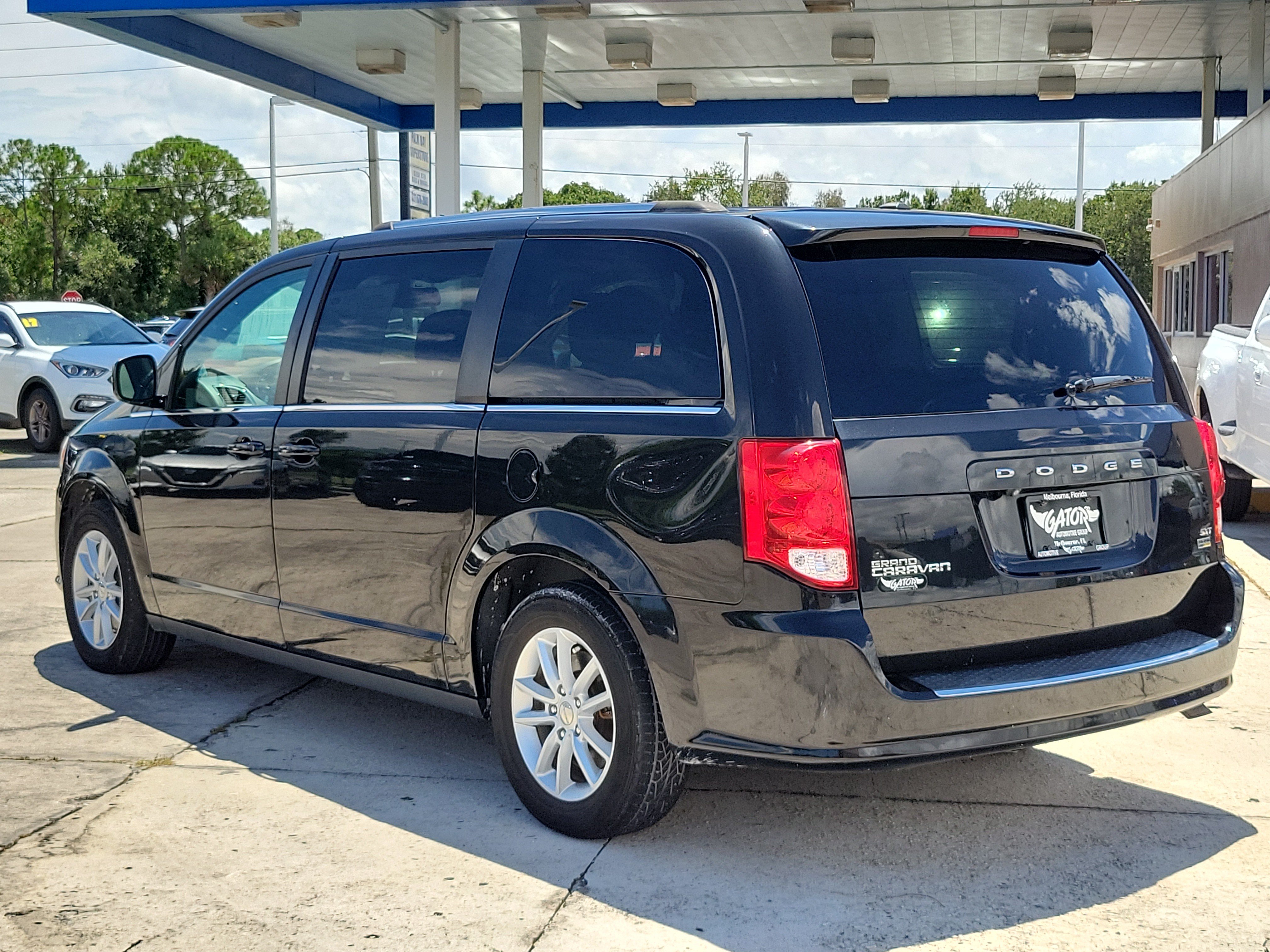 Used 2019 Dodge Grand Caravan SXT FWD image 3