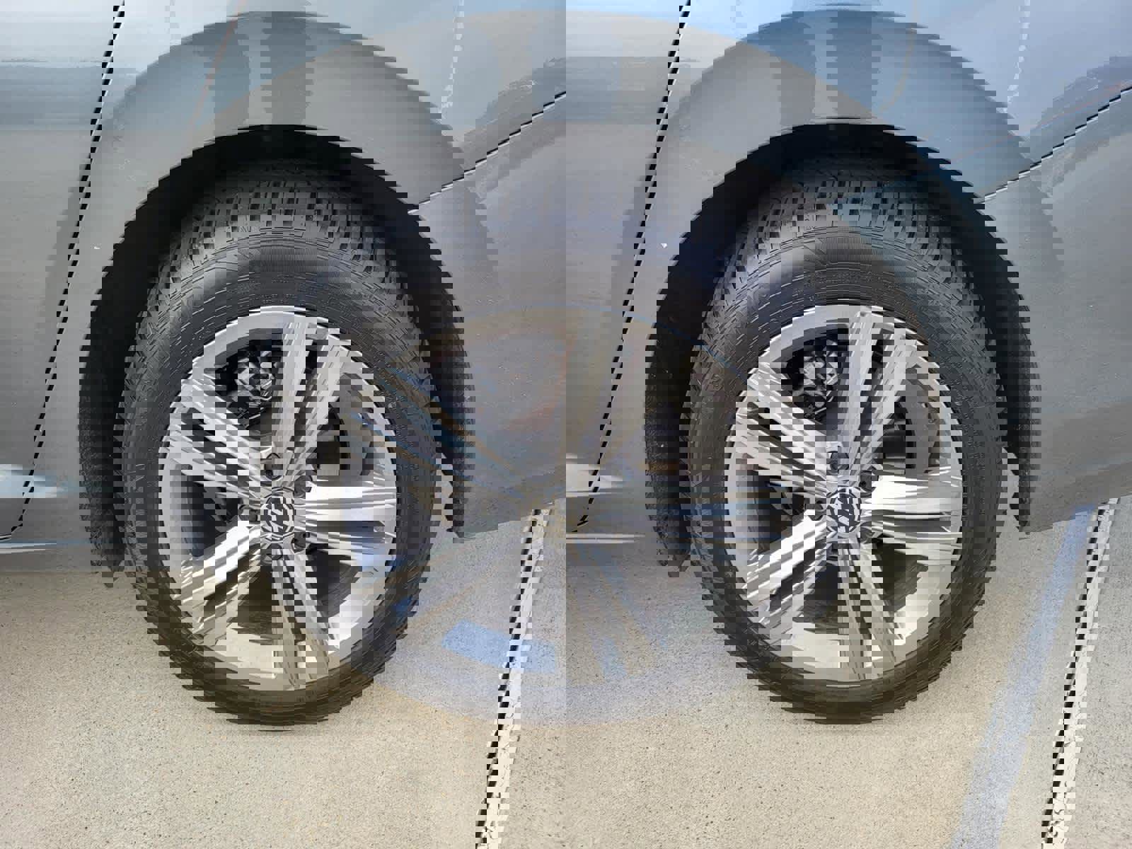 Used 2024 Volkswagen Jetta SE image 24