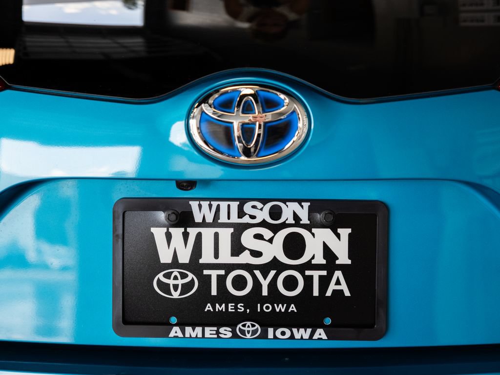 Used 2020 Toyota Prius Prime Limited FWD image 7