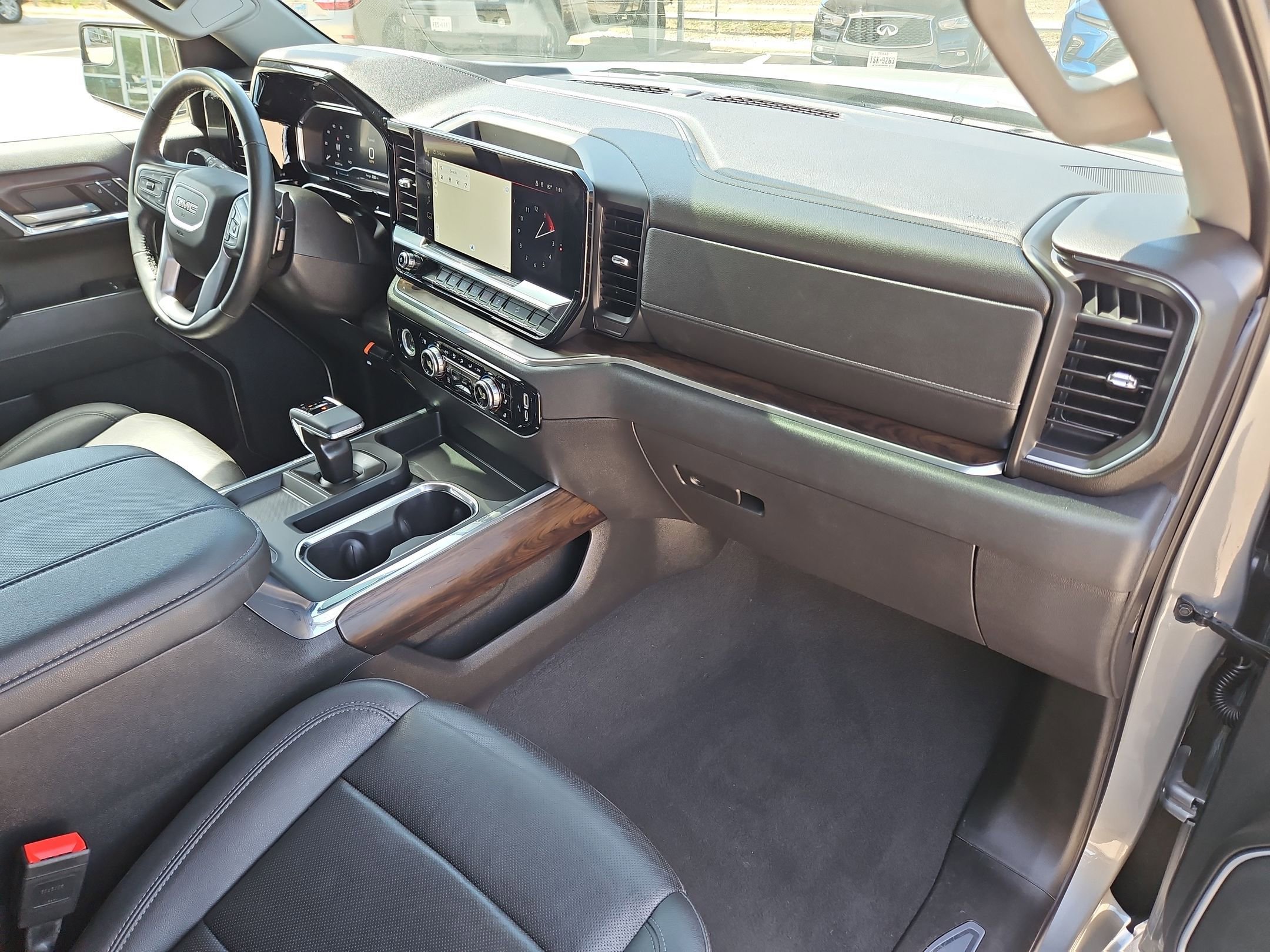 Certified 2024 GMC Sierra 1500 SLT AWD/4WD image 30